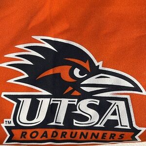 UTSA tee shirt youth size 10/12